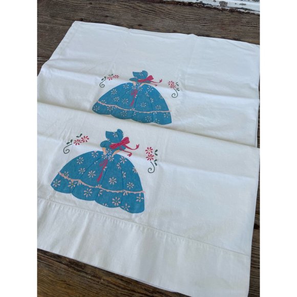 Vintage PIllowcase set Hand Painted blue Sun Bonnet Sue - Picture 10 of 12
